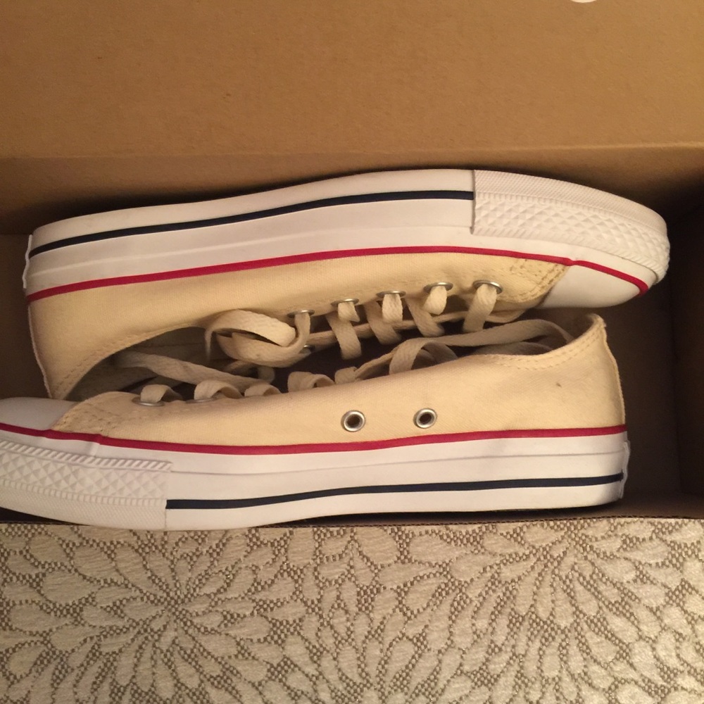 cream converse